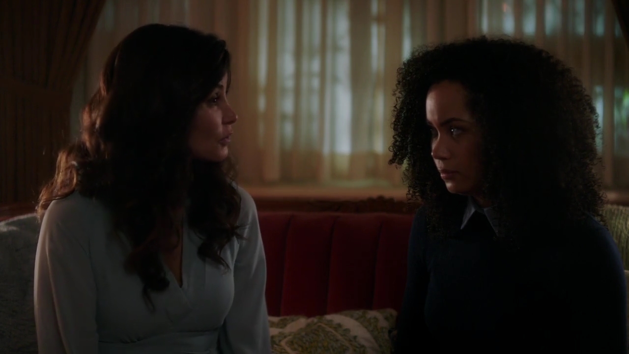Charmed-Online-dot-nl_Charmed-1x02LetThisMotherOut01377.jpg