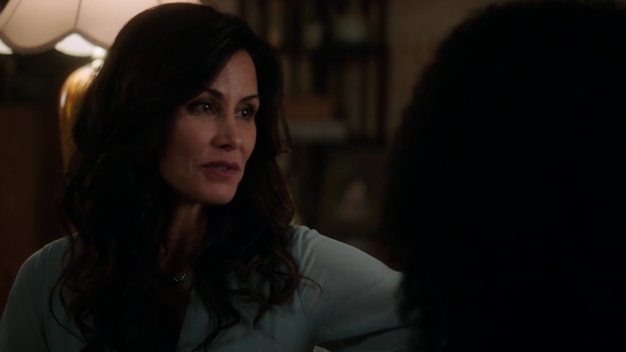 Charmed-Online-dot-nl_Charmed-1x02LetThisMotherOut01387.jpg