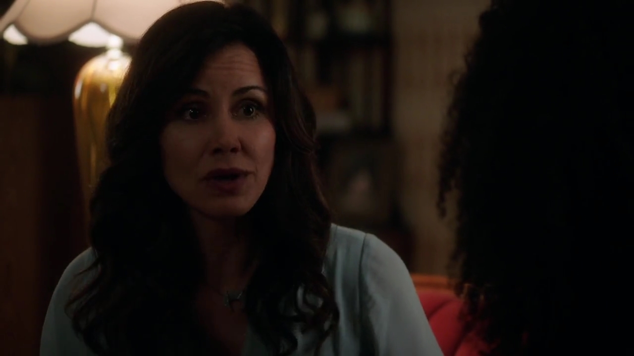 Charmed-Online-dot-nl_Charmed-1x02LetThisMotherOut01402.jpg