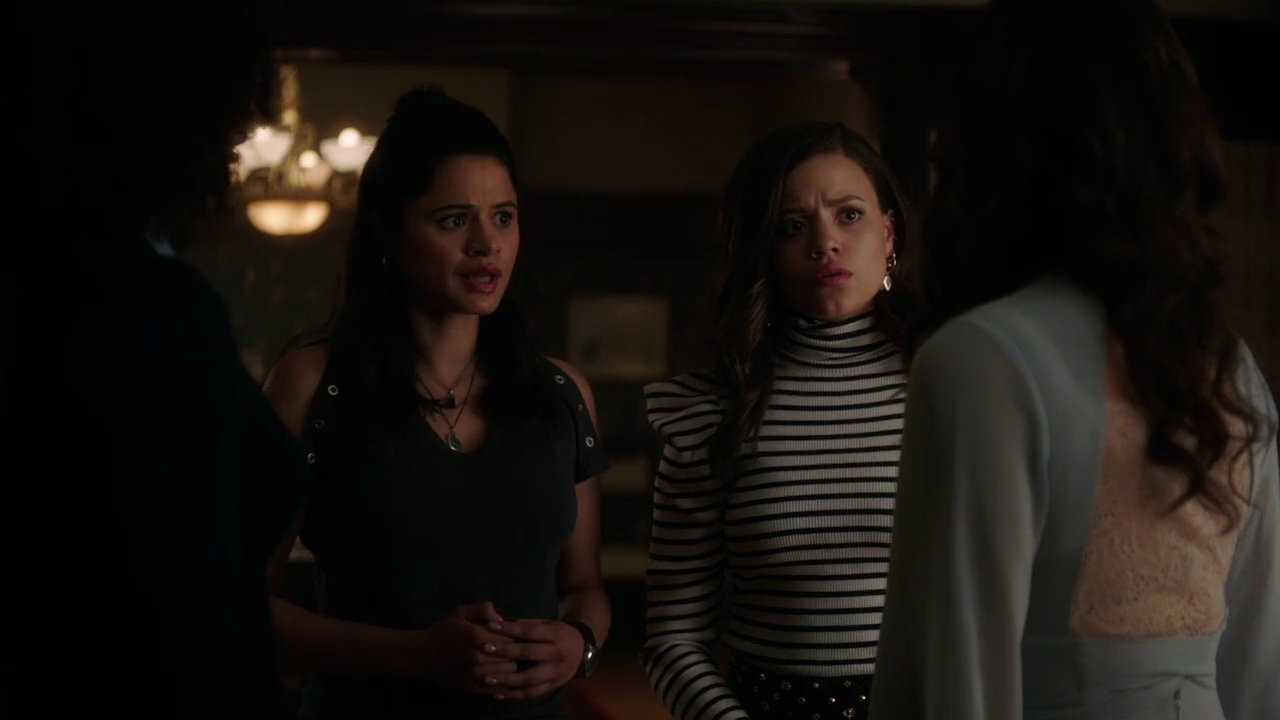 Charmed-Online-dot-nl_Charmed-1x02LetThisMotherOut01415.jpg