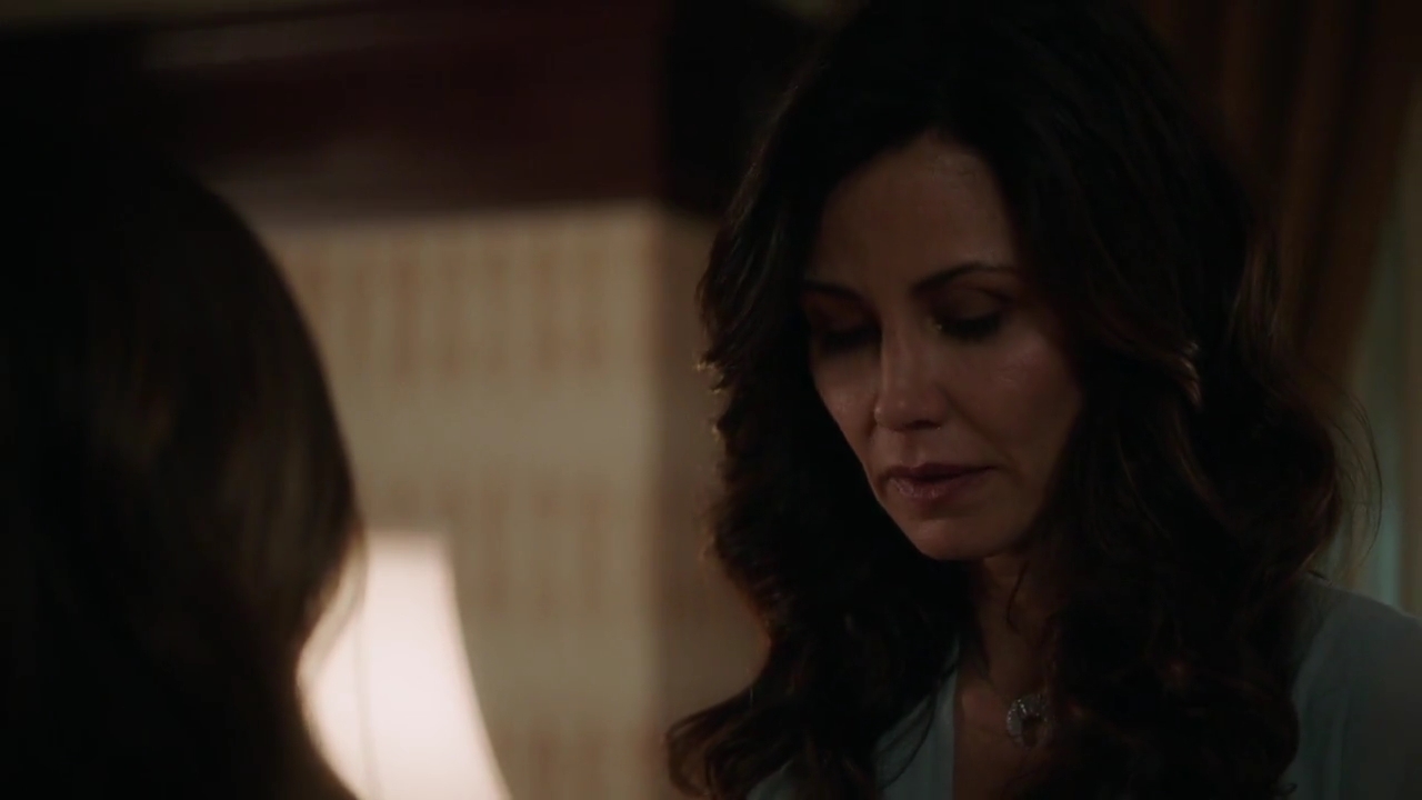 Charmed-Online-dot-nl_Charmed-1x02LetThisMotherOut01437.jpg