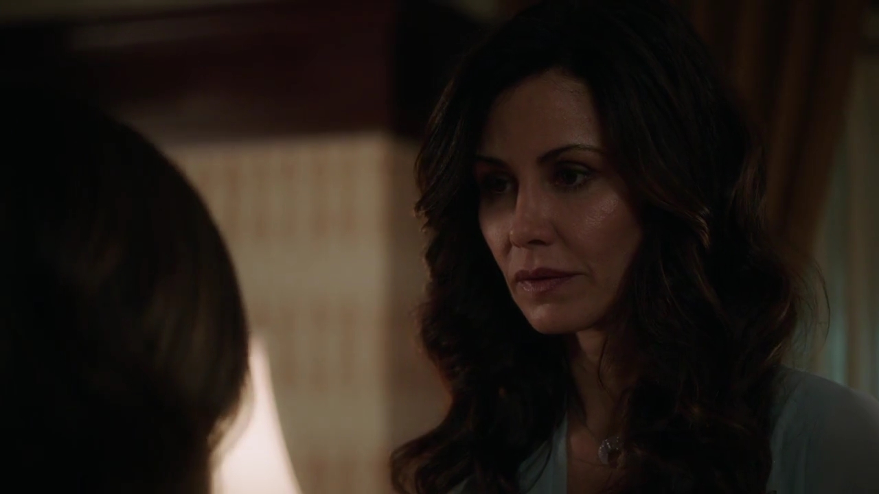 Charmed-Online-dot-nl_Charmed-1x02LetThisMotherOut01441.jpg