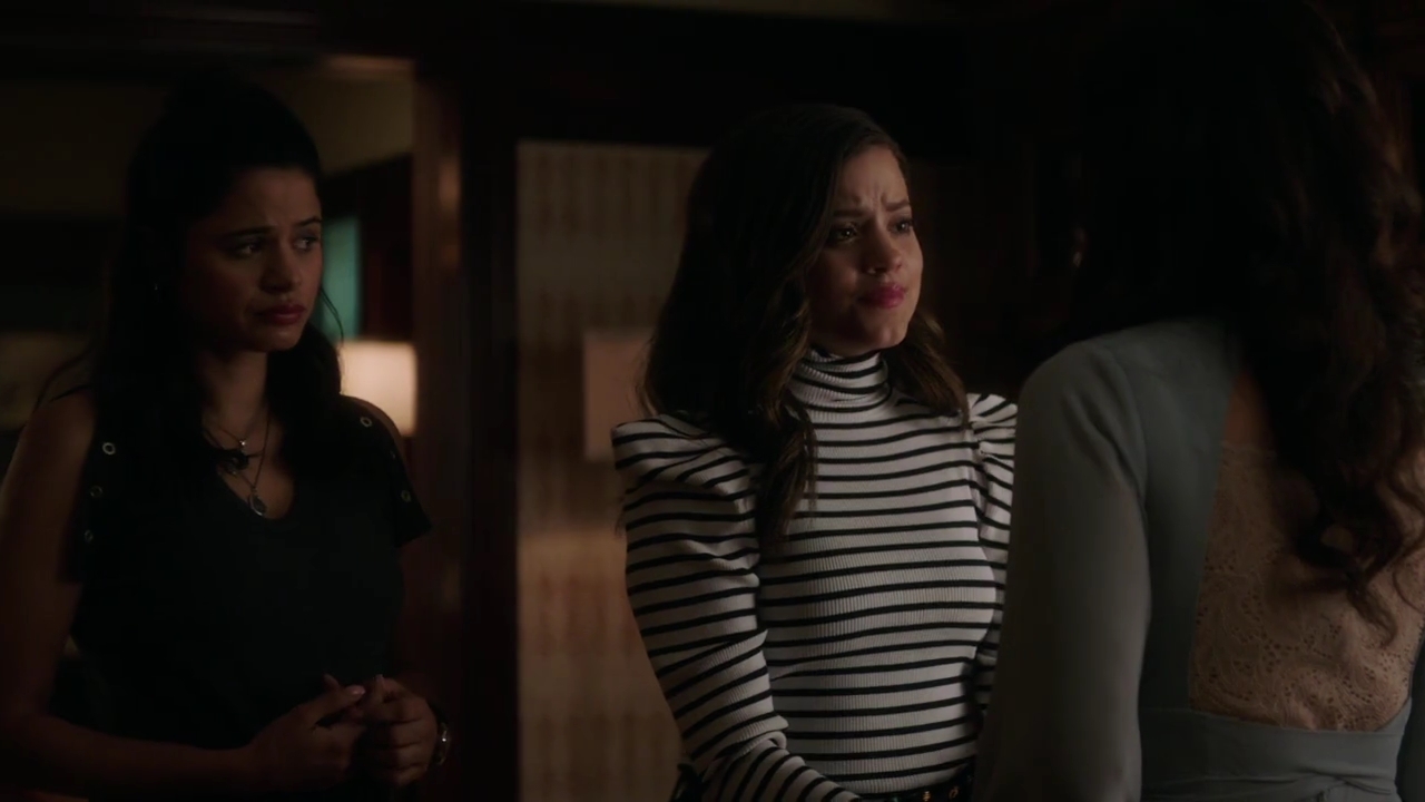 Charmed-Online-dot-nl_Charmed-1x02LetThisMotherOut01453.jpg