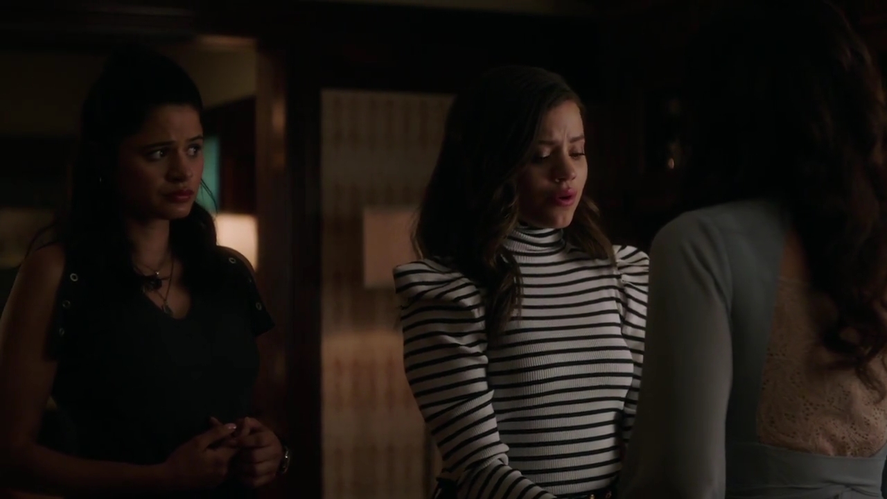 Charmed-Online-dot-nl_Charmed-1x02LetThisMotherOut01455.jpg