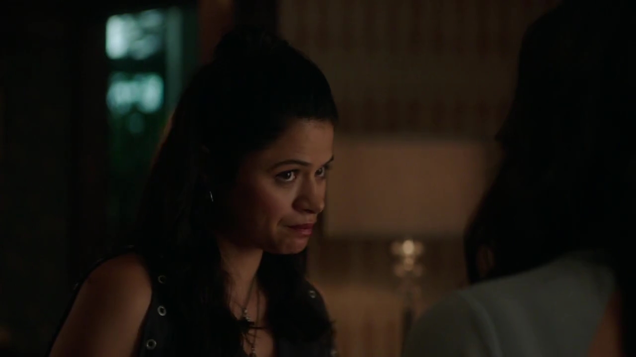 Charmed-Online-dot-nl_Charmed-1x02LetThisMotherOut01460.jpg