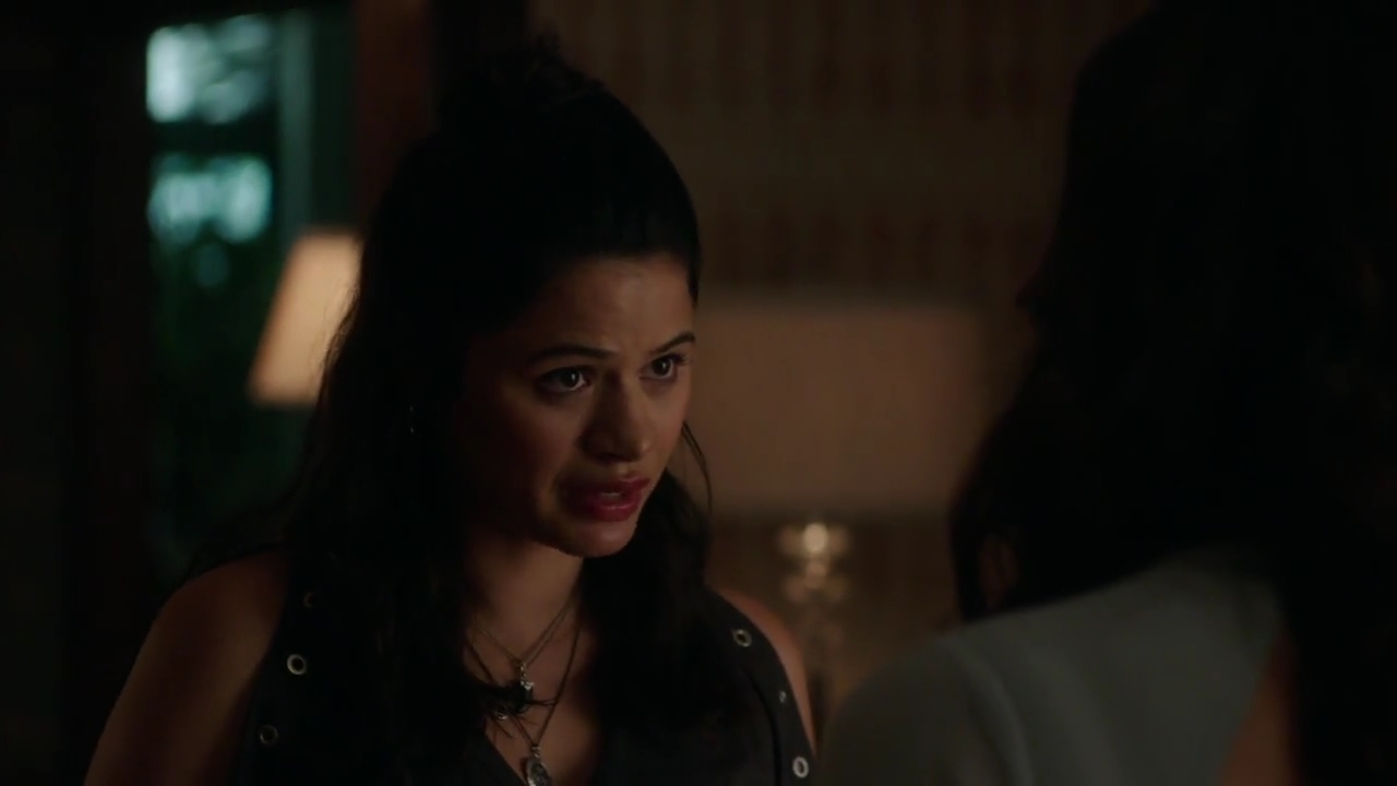 Charmed-Online-dot-nl_Charmed-1x02LetThisMotherOut01462.jpg