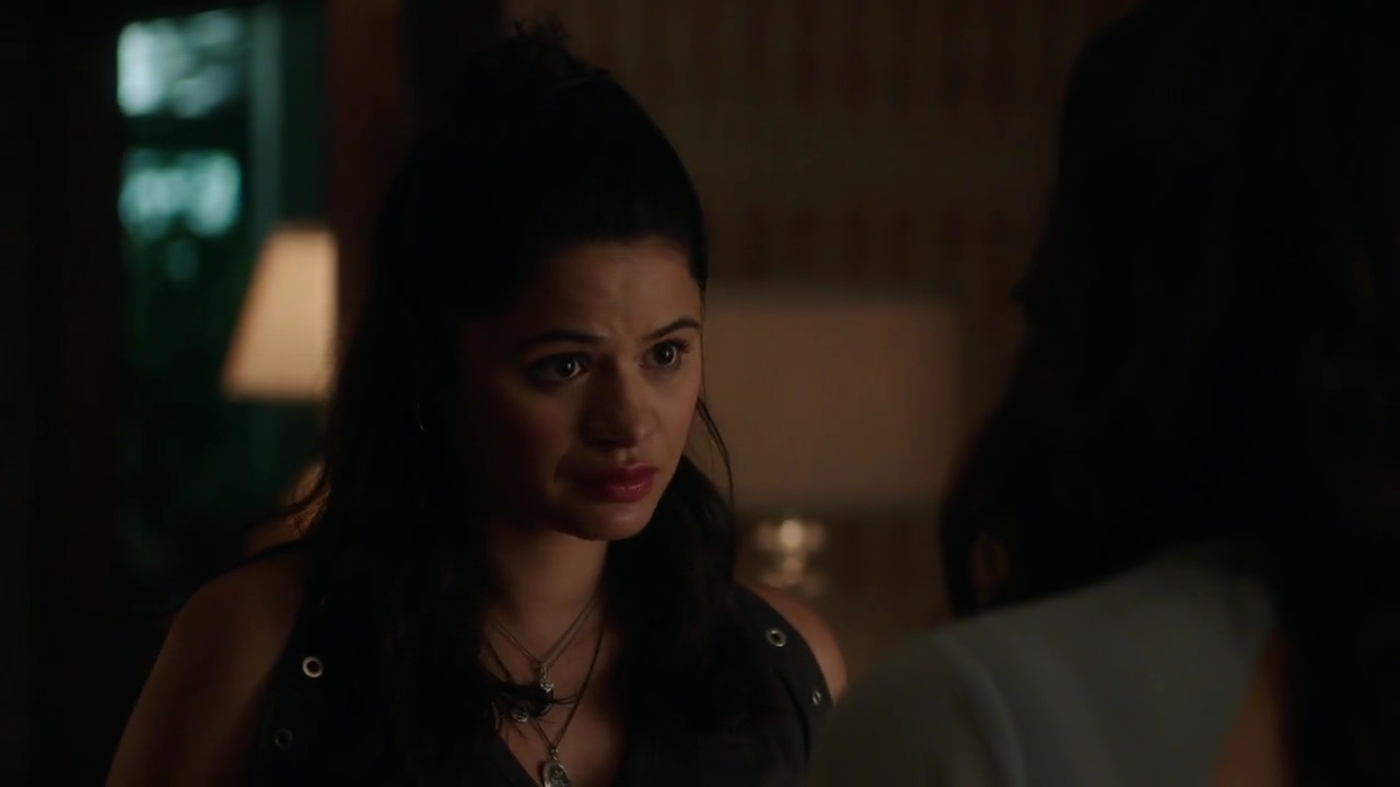 Charmed-Online-dot-nl_Charmed-1x02LetThisMotherOut01463.jpg