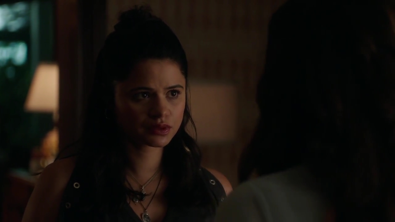 Charmed-Online-dot-nl_Charmed-1x02LetThisMotherOut01468.jpg