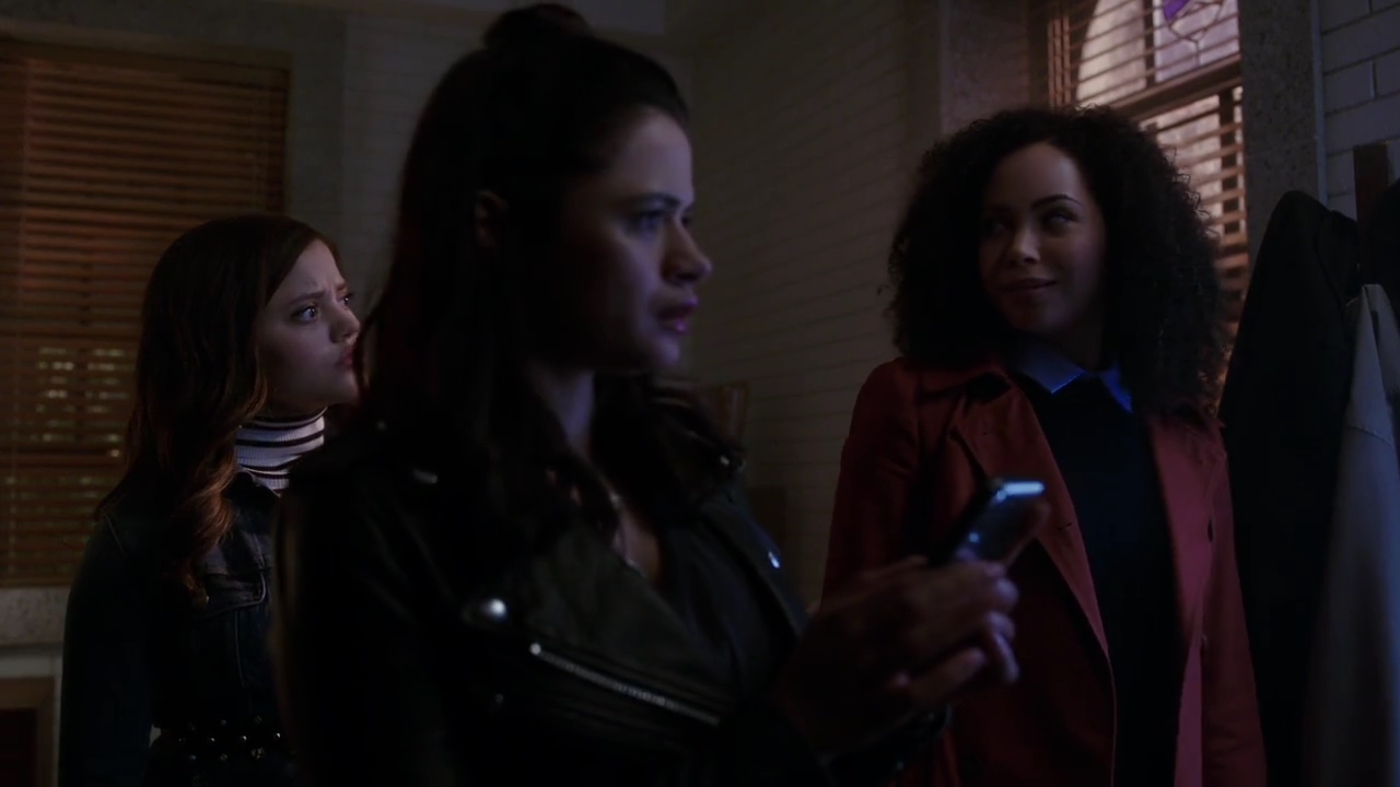Charmed-Online-dot-nl_Charmed-1x02LetThisMotherOut01486.jpg Charmed-Online-dot-nl_Charmed-1x02LetThisMotherOut01486.jpg