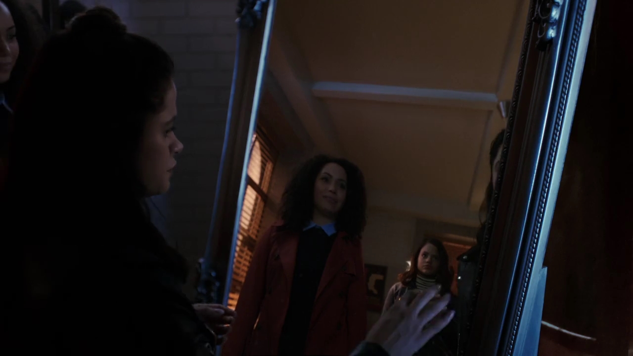 Charmed-Online-dot-nl_Charmed-1x02LetThisMotherOut01492.jpg