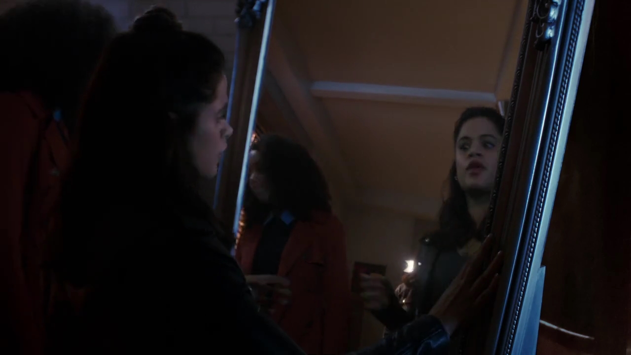 Charmed-Online-dot-nl_Charmed-1x02LetThisMotherOut01493.jpg