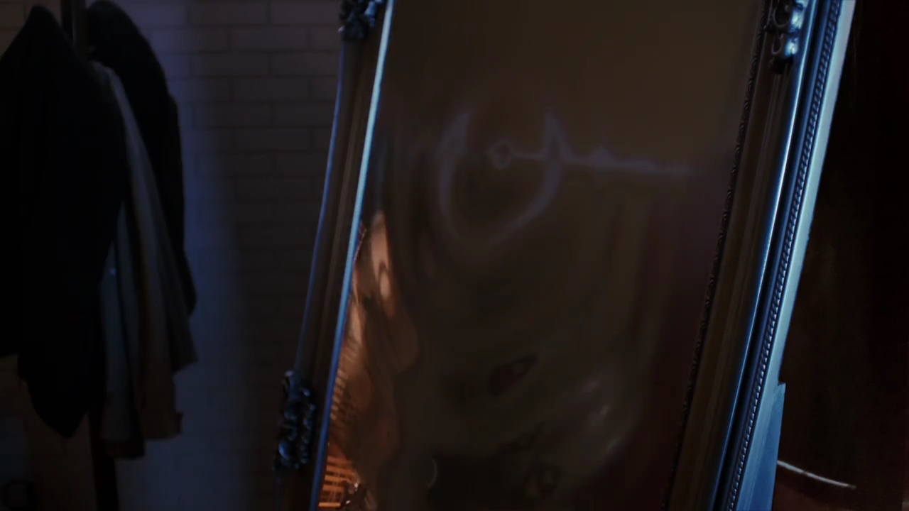 Charmed-Online-dot-nl_Charmed-1x02LetThisMotherOut01509.jpg