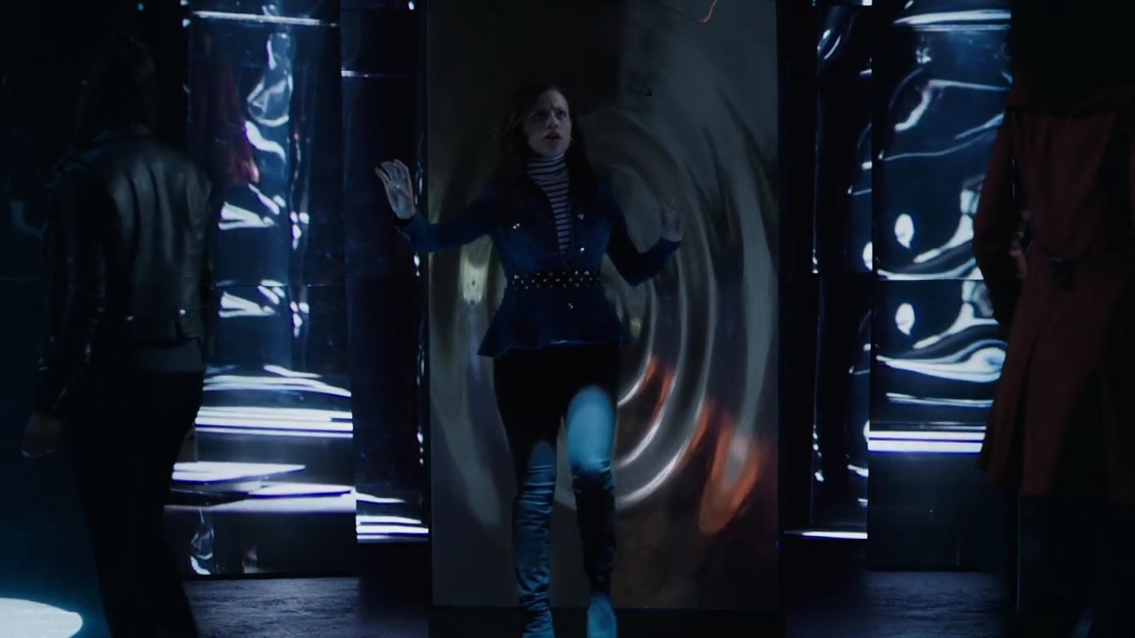 Charmed-Online-dot-nl_Charmed-1x02LetThisMotherOut01519.jpg