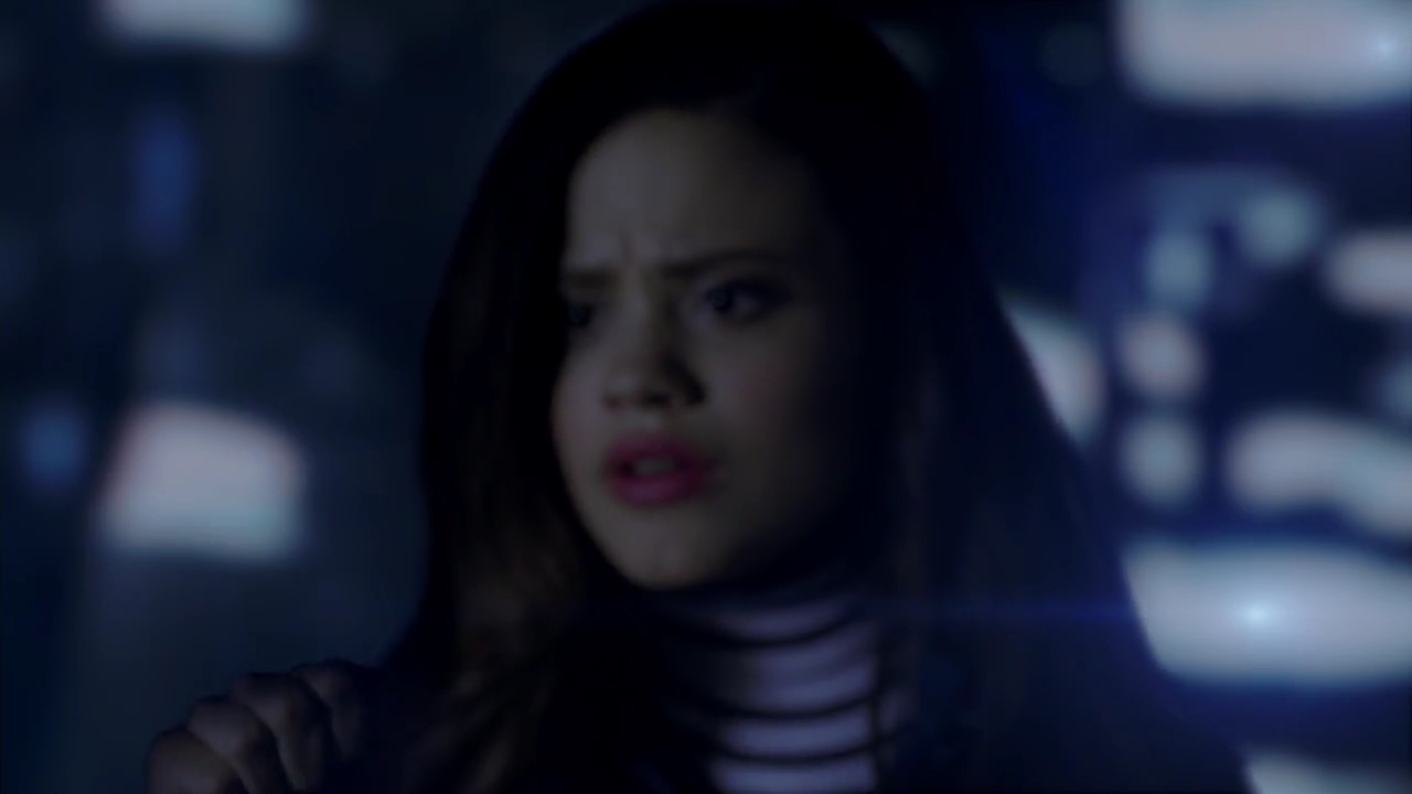 Charmed-Online-dot-nl_Charmed-1x02LetThisMotherOut01545.jpg