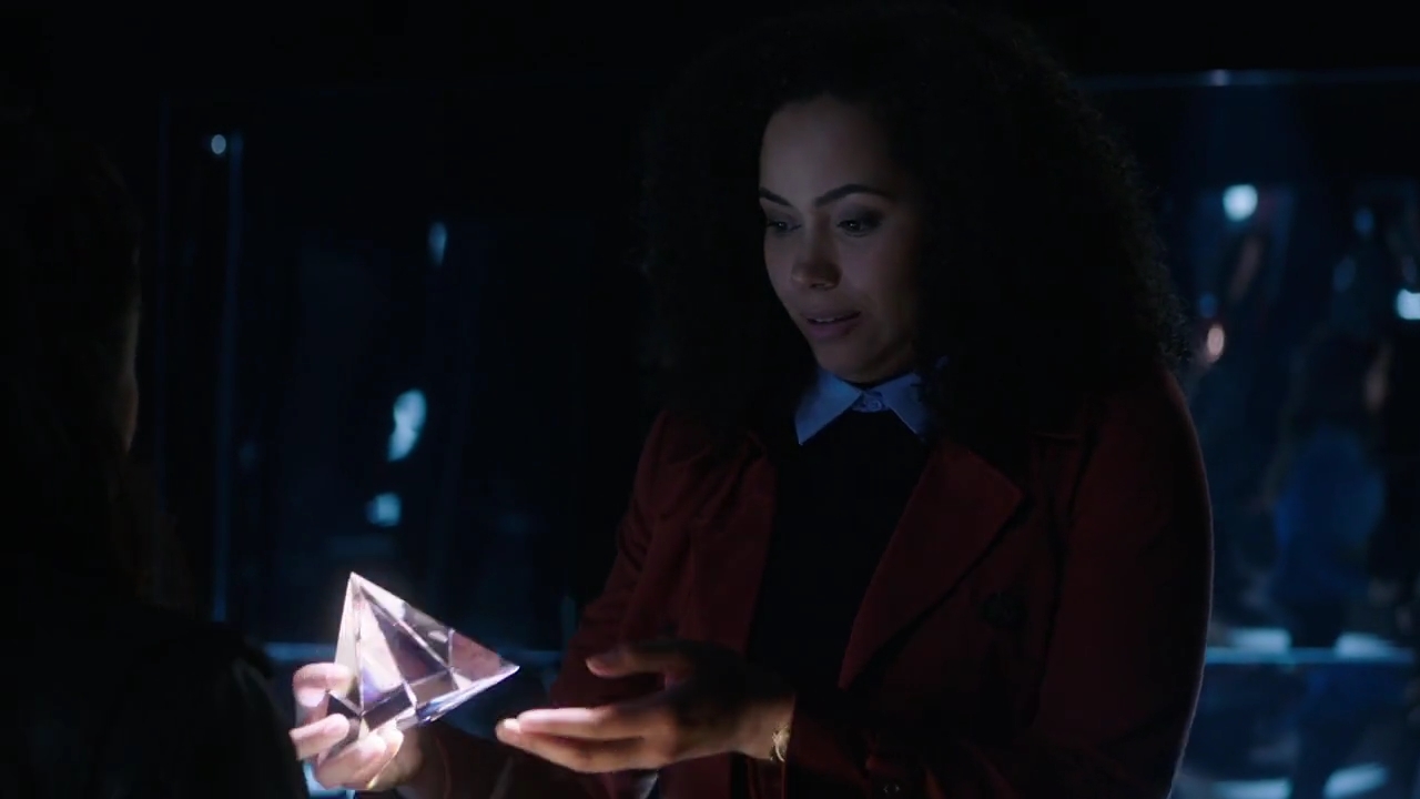 Charmed-Online-dot-nl_Charmed-1x02LetThisMotherOut01627.jpg