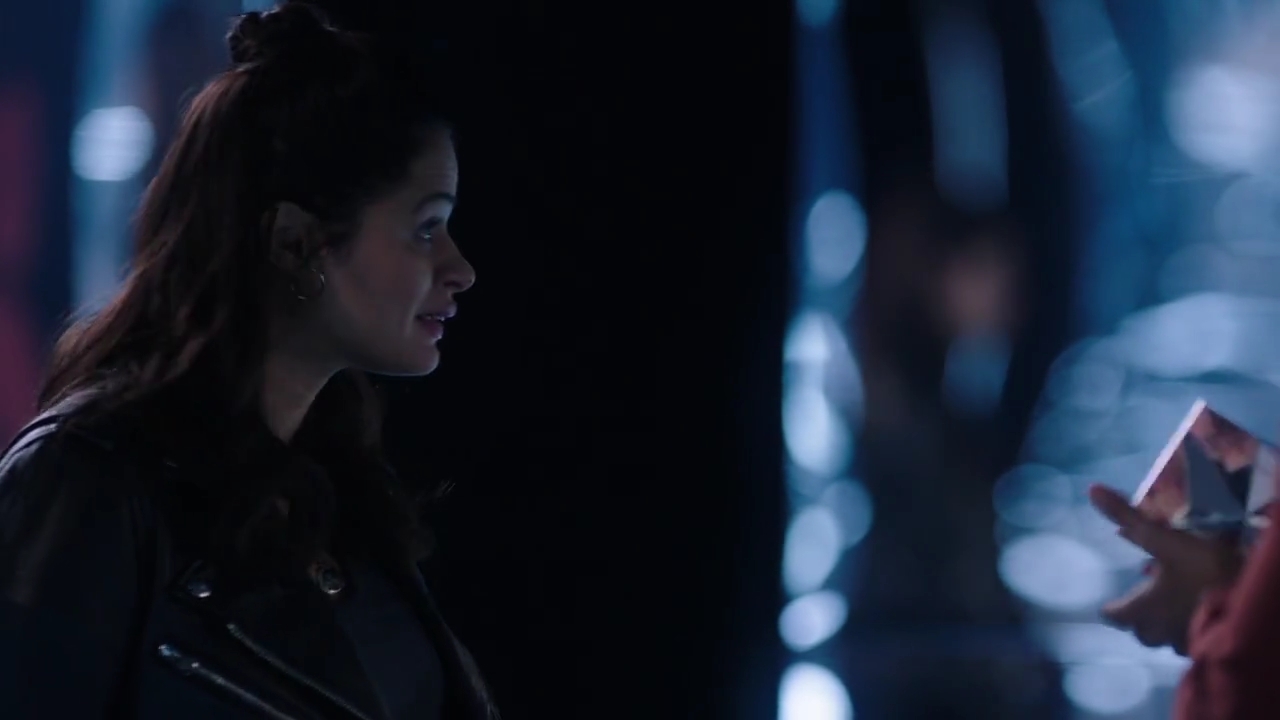 Charmed-Online-dot-nl_Charmed-1x02LetThisMotherOut01631.jpg