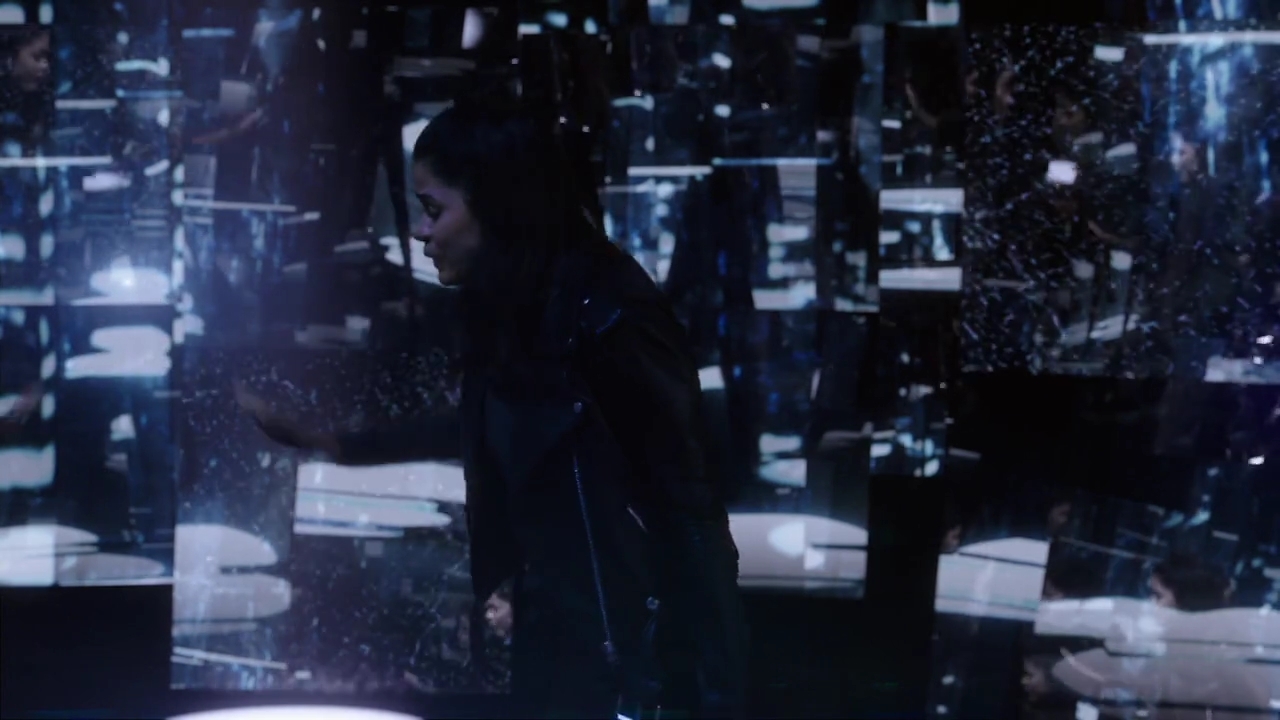 Charmed-Online-dot-nl_Charmed-1x02LetThisMotherOut01642.jpg