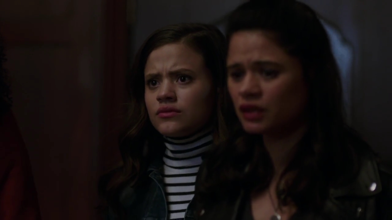 Charmed-Online-dot-nl_Charmed-1x02LetThisMotherOut01728.jpg