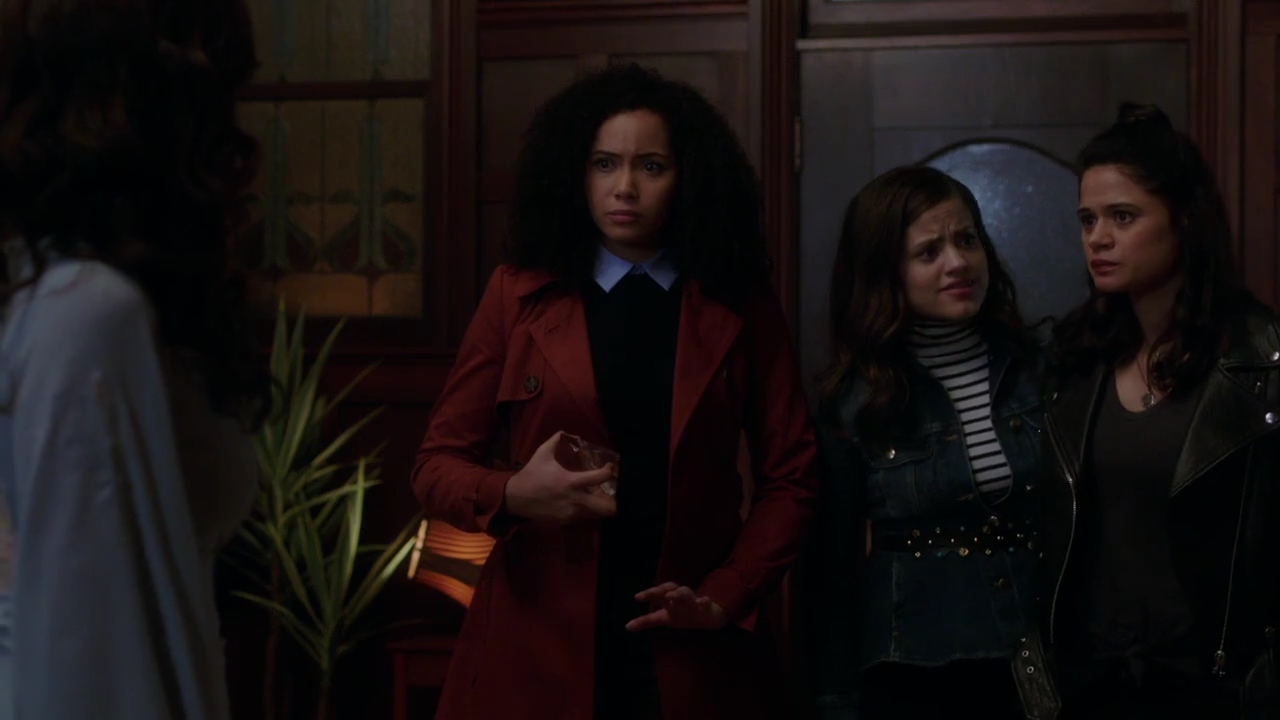 Charmed-Online-dot-nl_Charmed-1x02LetThisMotherOut01741.jpg