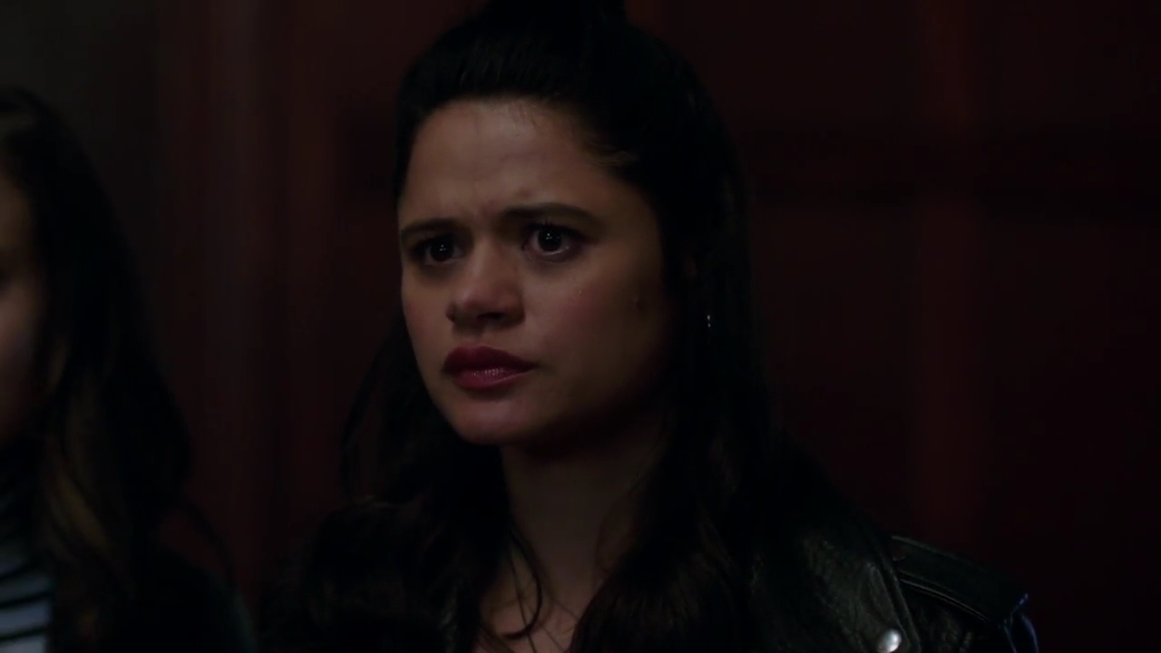 Charmed-Online-dot-nl_Charmed-1x02LetThisMotherOut01746.jpg