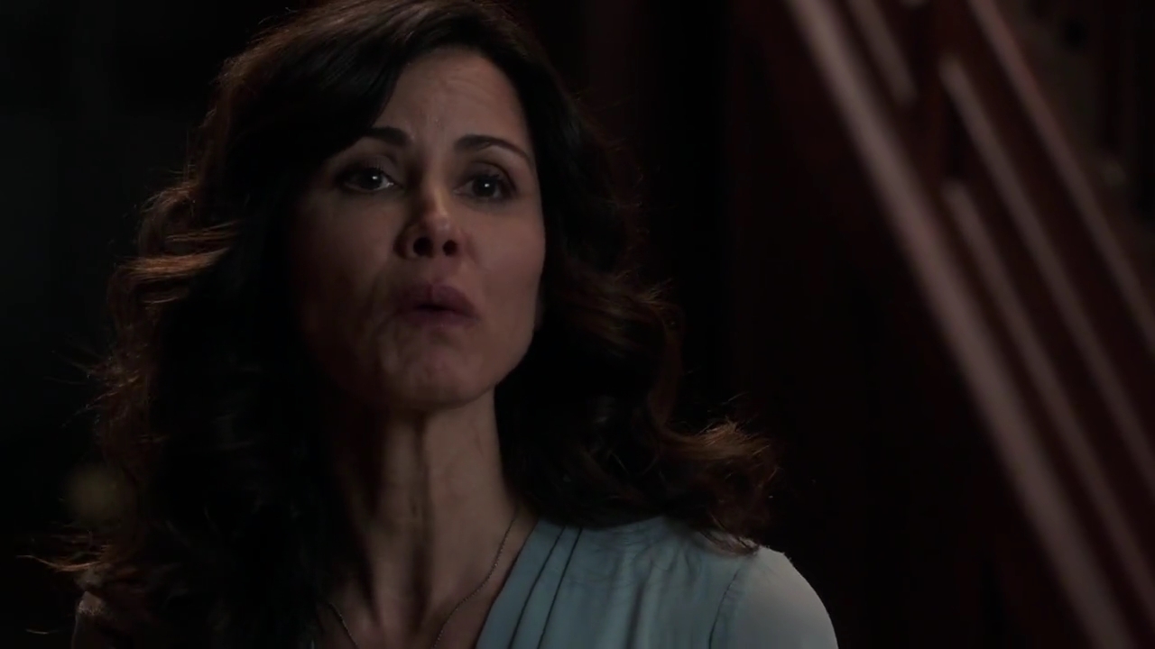 Charmed-Online-dot-nl_Charmed-1x02LetThisMotherOut01749.jpg