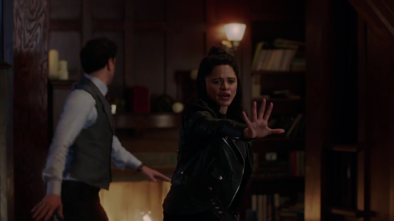 Charmed-Online-dot-nl_Charmed-1x02LetThisMotherOut01797.jpg