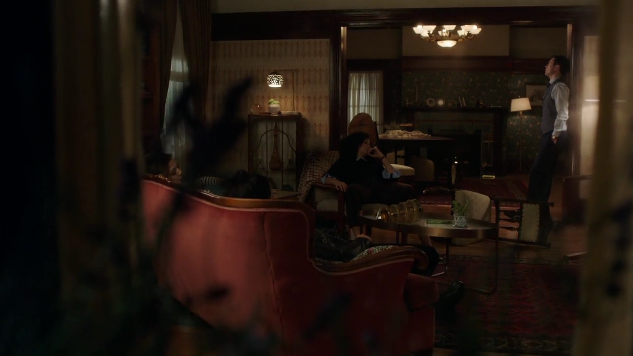Charmed-Online-dot-nl_Charmed-1x02LetThisMotherOut01859.jpg