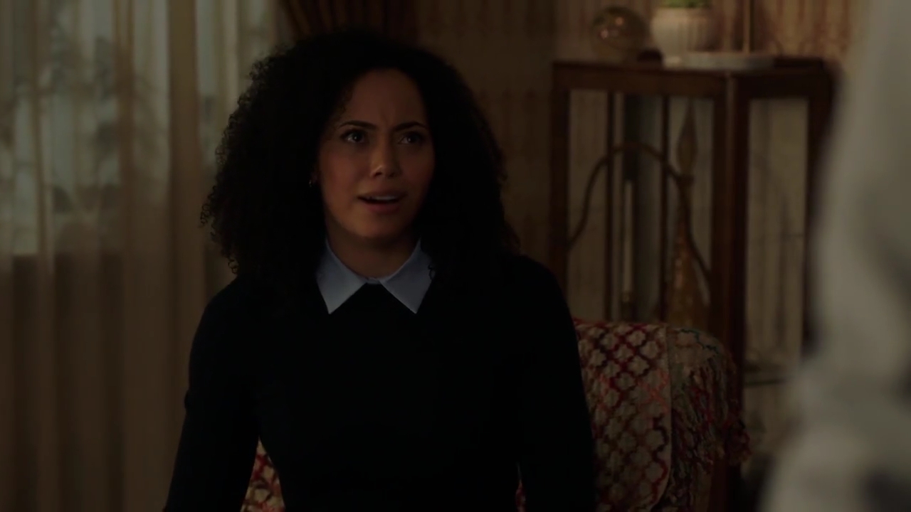 Charmed-Online-dot-nl_Charmed-1x02LetThisMotherOut01989.jpg