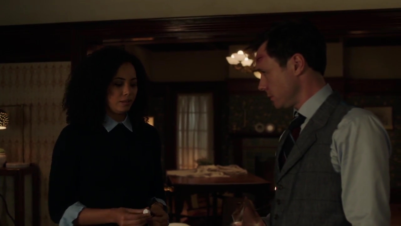 Charmed-Online-dot-nl_Charmed-1x02LetThisMotherOut02006.jpg