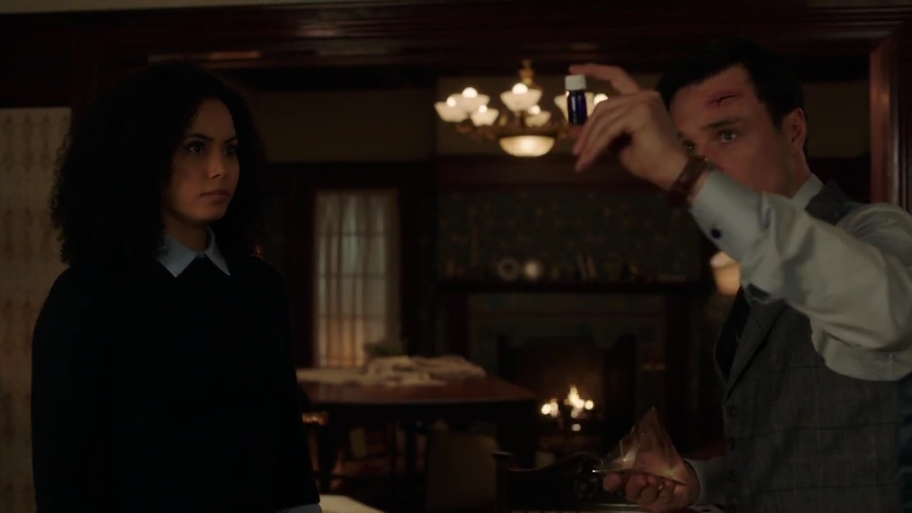 Charmed-Online-dot-nl_Charmed-1x02LetThisMotherOut02014.jpg
