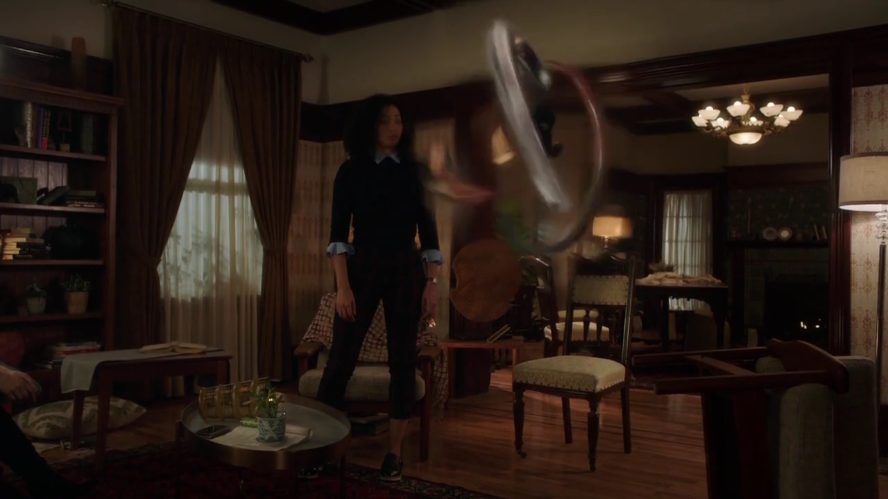 Charmed-Online-dot-nl_Charmed-1x02LetThisMotherOut02022.jpg