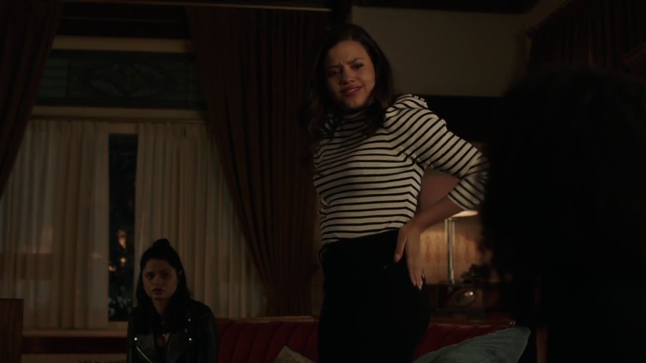 Charmed-Online-dot-nl_Charmed-1x02LetThisMotherOut02037.jpg