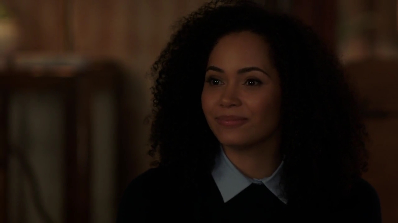 Charmed-Online-dot-nl_Charmed-1x02LetThisMotherOut02048.jpg