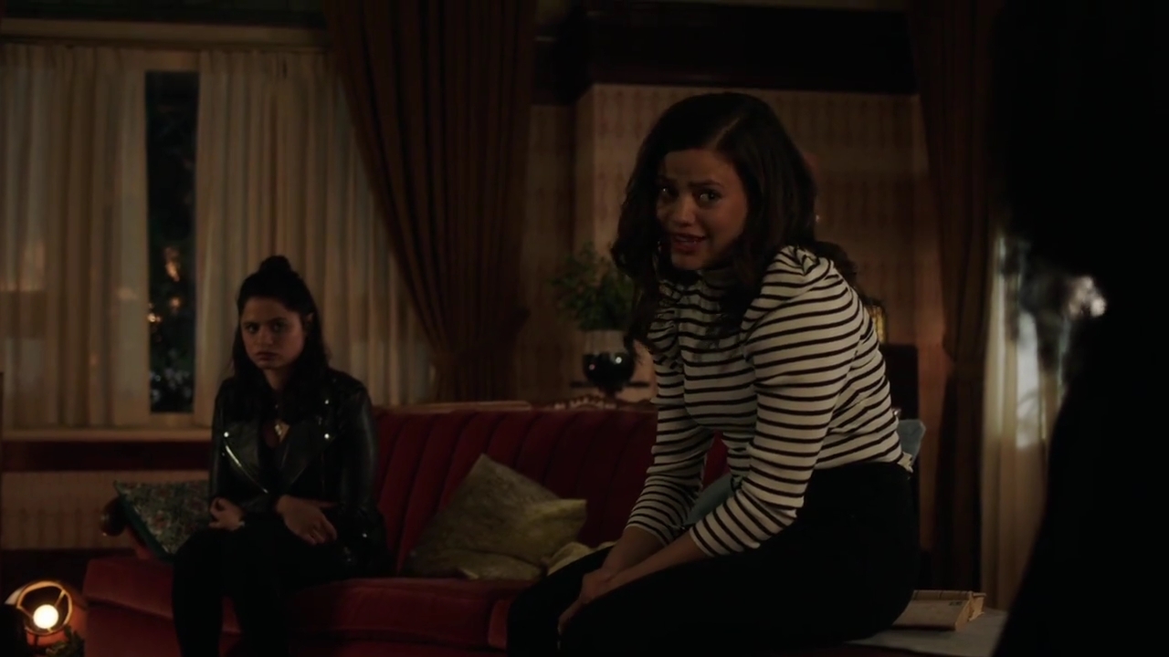 Charmed-Online-dot-nl_Charmed-1x02LetThisMotherOut02072.jpg