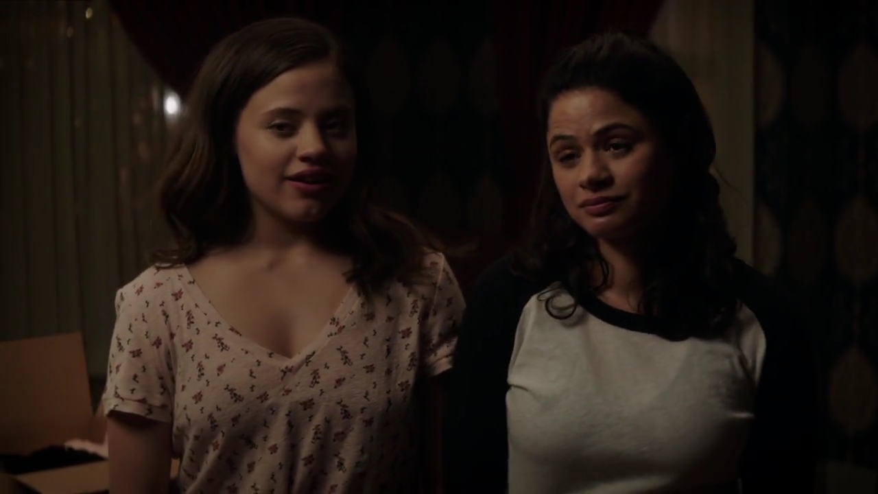 Charmed-Online-dot-nl_Charmed-1x02LetThisMotherOut02193.jpg