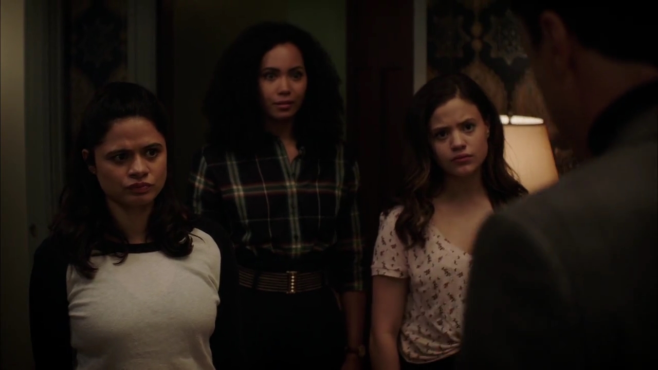 Charmed-Online-dot-nl_Charmed-1x02LetThisMotherOut02249.jpg