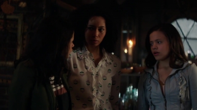 Charmed-Online-dot-nl_Charmed-1x02LetThisMotherOut00124.jpg