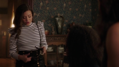 Charmed-Online-dot-nl_Charmed-1x02LetThisMotherOut00390.jpg