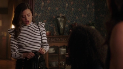 Charmed-Online-dot-nl_Charmed-1x02LetThisMotherOut00391.jpg