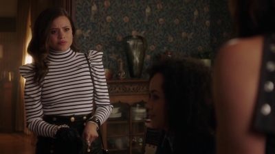 Charmed-Online-dot-nl_Charmed-1x02LetThisMotherOut00397.jpg