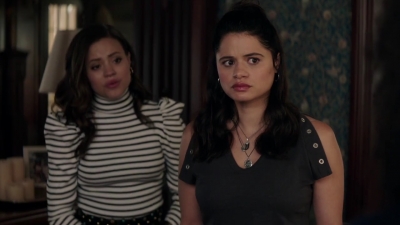 Charmed-Online-dot-nl_Charmed-1x02LetThisMotherOut00852.jpg