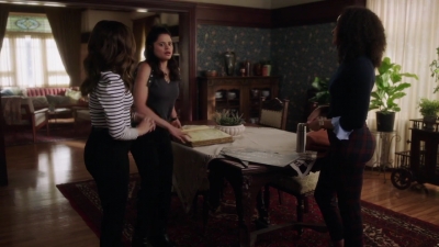 Charmed-Online-dot-nl_Charmed-1x02LetThisMotherOut00871.jpg