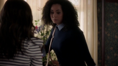 Charmed-Online-dot-nl_Charmed-1x02LetThisMotherOut00878.jpg