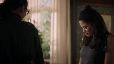 Charmed-Online-dot-nl_Charmed-1x02LetThisMotherOut00911.jpg