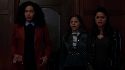 Charmed-Online-dot-nl_Charmed-1x02LetThisMotherOut01685.jpg