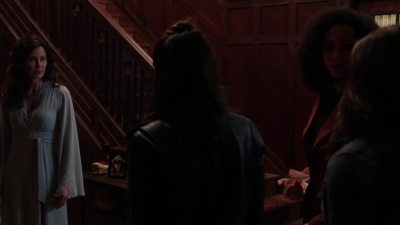 Charmed-Online-dot-nl_Charmed-1x02LetThisMotherOut01730.jpg