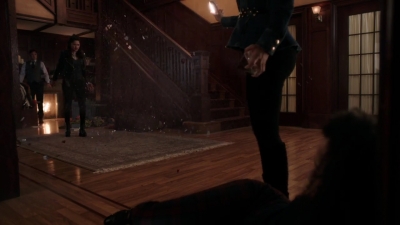 Charmed-Online-dot-nl_Charmed-1x02LetThisMotherOut01823.jpg