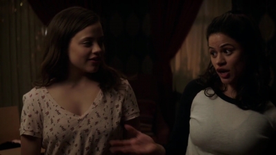 Charmed-Online-dot-nl_Charmed-1x02LetThisMotherOut02191.jpg