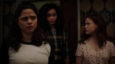 Charmed-Online-dot-nl_Charmed-1x02LetThisMotherOut02265.jpg