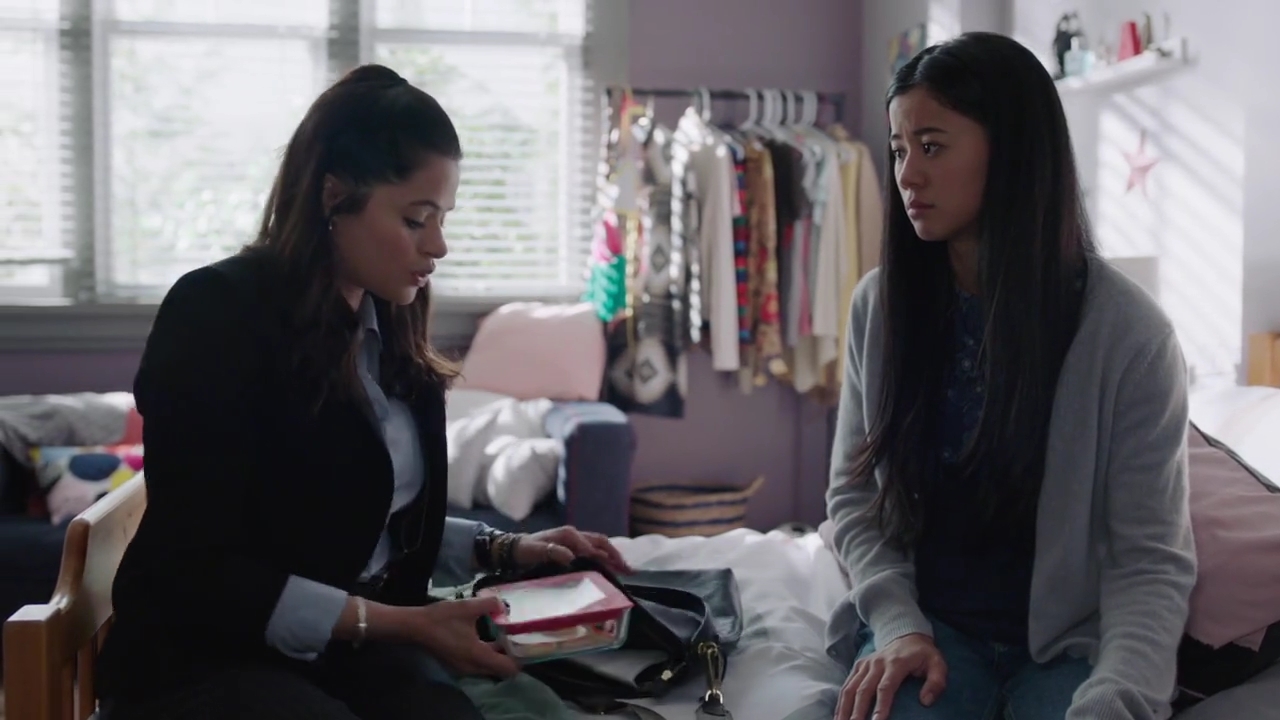 Charmed-Online-dot-nl_Charmed-1x03SweetTooth00881.jpg